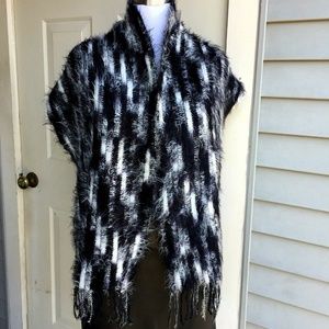 Black and white nylon/acrylic scarf 60''X13''